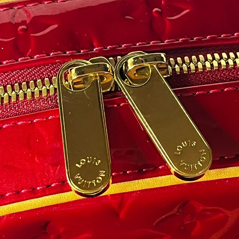 ♥️SOLD♥️ Louis Vuitton Summit Drive Vernis RED - Picture 5 of 12
